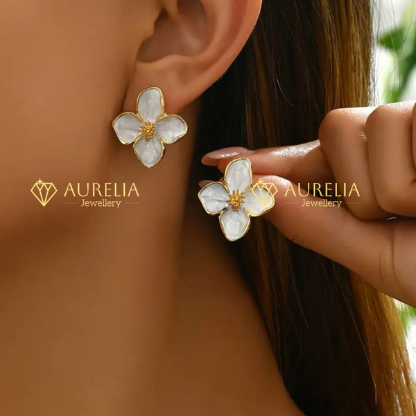 250006 Everyday Glam earring